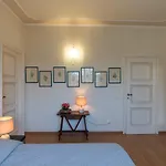 La Petite Dame - Maggiore - 100 M From The ヴェルバーニア