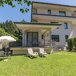 La Petite Dame - Maggiore - 100 M From The Verbania