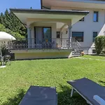 La Petite Dame - Maggiore - 100 M From The * ヴェルバーニア