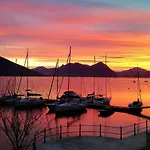 Apartment La Petite Dame - Maggiore - 100 M From The