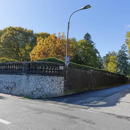 Apartment La Petite Dame - Maggiore - 100 M From The *