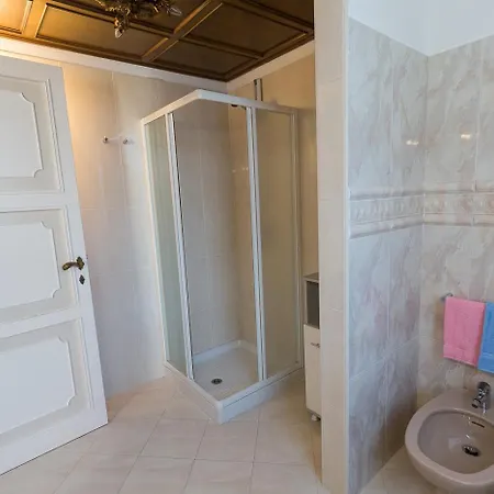 La Petite Dame - Maggiore - 100 M From The *