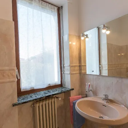 La Petite Dame - Maggiore - 100 M From The *