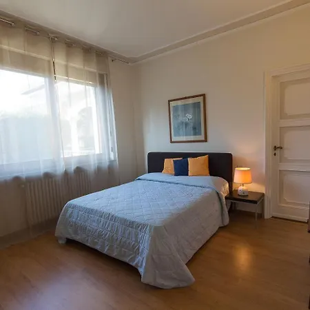Apartment La Petite Dame - Maggiore - 100 M From The