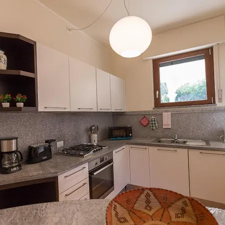 Apartment La Petite Dame - Maggiore - 100 M From The Verbania