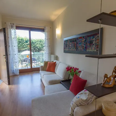 Apartment La Petite Dame - Maggiore - 100 M From The *