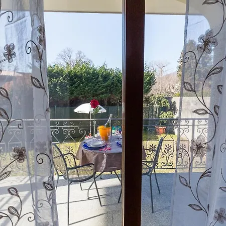 Apartment La Petite Dame - Maggiore - 100 M From The Verbania