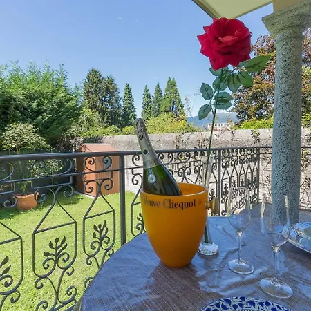 La Petite Dame - Maggiore - 100 M From The Verbania