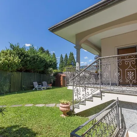 Apartment La Petite Dame - Maggiore - 100 M From The Verbania
