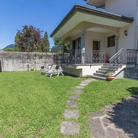 La Petite Dame - Maggiore - 100 M From The *