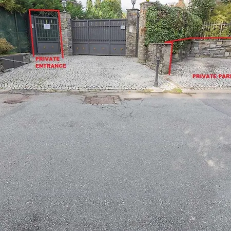 La Petite Dame - Maggiore - 100 M From The * Вербания