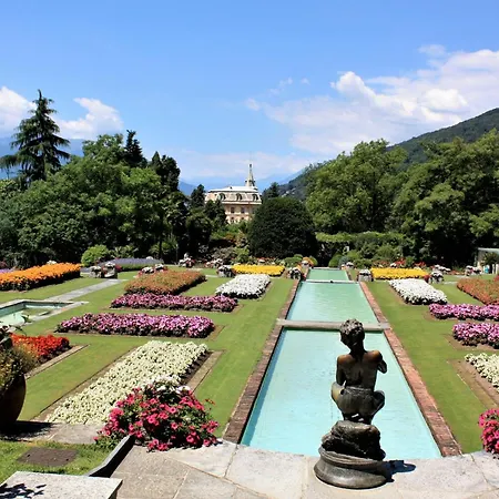 La Petite Dame - Maggiore - 100 M From The *