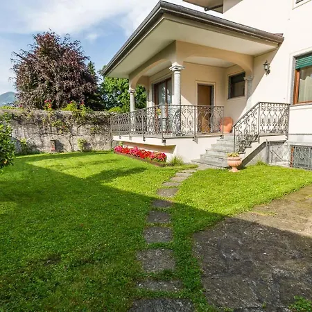 La Petite Dame - Maggiore - 100 M From The *