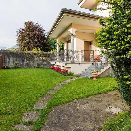 La Petite Dame - Maggiore - 100 M From The Verbania