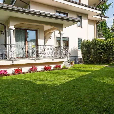 La Petite Dame - Maggiore - 100 M From The * Verbania