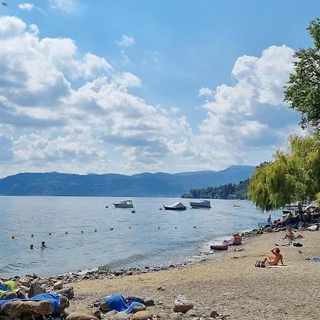 La Petite Dame - Maggiore - 100 M From The * Verbania