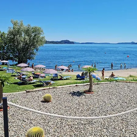 La Petite Dame - Maggiore - 100 M From The Apartment