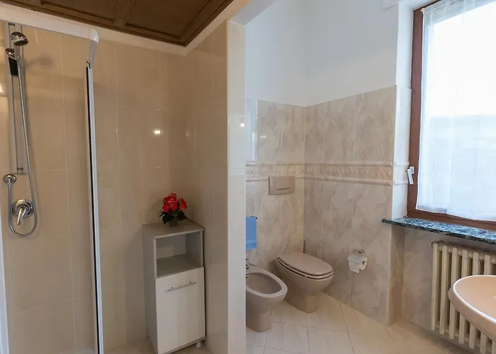 La Petite Dame - Maggiore - 100 M From The *