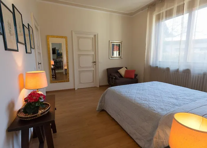 La Petite Dame - Maggiore - 100 M From The