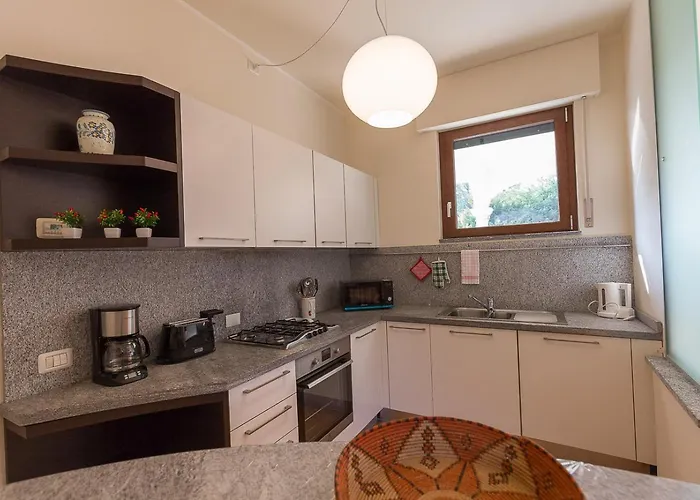 Apartment La Petite Dame - Maggiore - 100 M From The Verbania