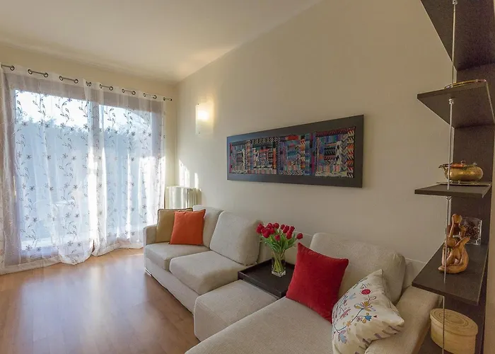 La Petite Dame - Maggiore - 100 M From The * 베르바니아