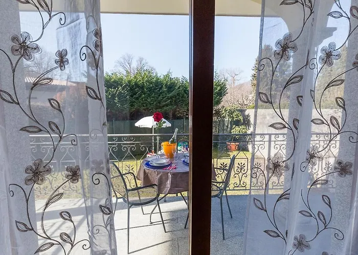 Apartment La Petite Dame - Maggiore - 100 M From The Verbania