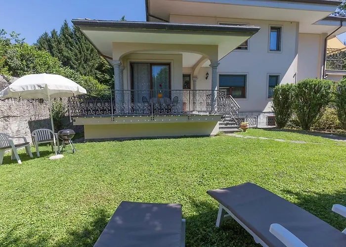 La Petite Dame - Maggiore - 100 M From The * Verbania