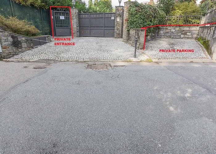 La Petite Dame - Maggiore - 100 M From The * Verbania