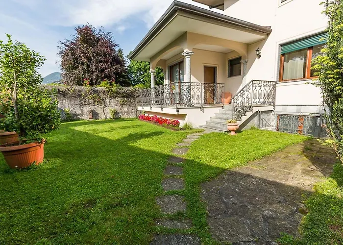 La Petite Dame - Maggiore - 100 M From The *