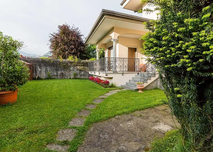 La Petite Dame - Maggiore - 100 M From The Verbania