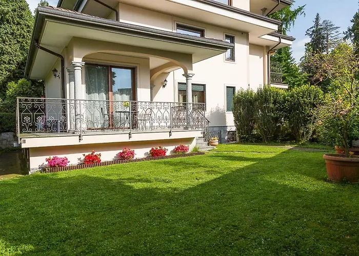 La Petite Dame - Maggiore - 100 M From The * Verbania