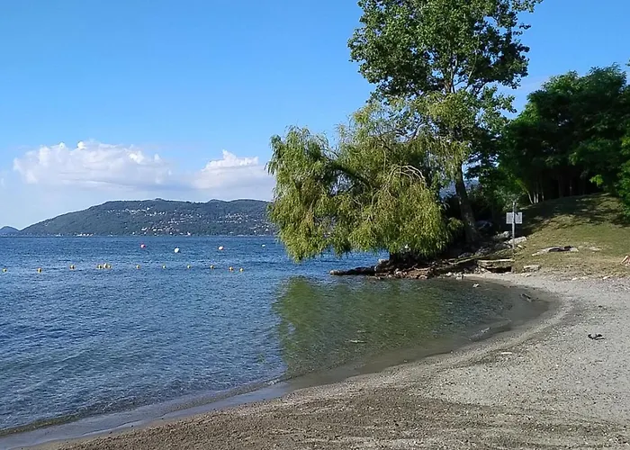 La Petite Dame - Maggiore - 100 M From The 아파트