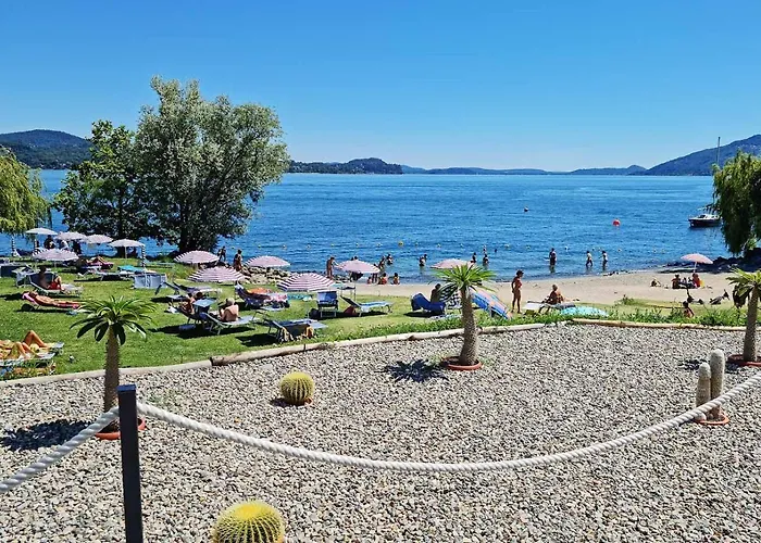 La Petite Dame - Maggiore - 100 M From The Apartment